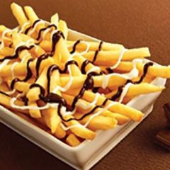 Mcdonald's подает в Японии картофель фри в шоколаде