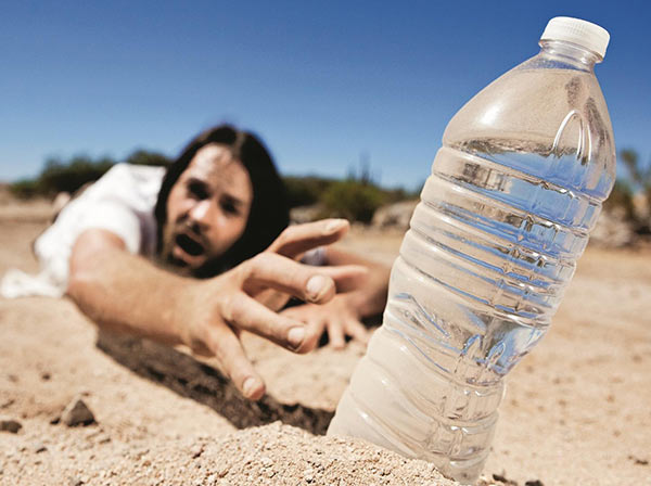 Сколько воды необходимо выпивать человеку в сутки для выживания?