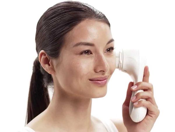 Ультразвуковая щеточка для очищения лица - нужное средство для ухода за кожей лица