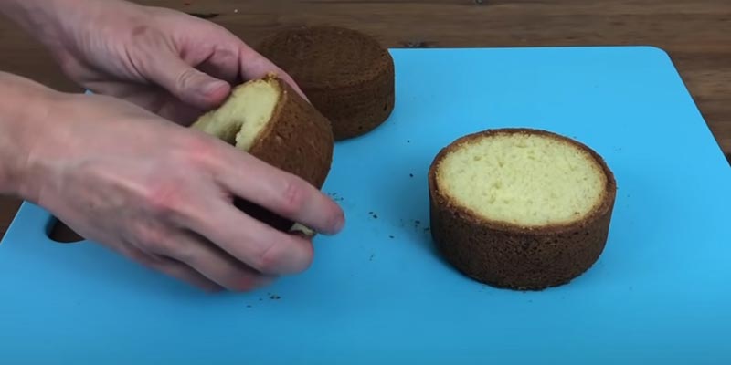 Как научиться украшать торт Пиньята - шаг 1