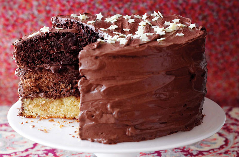 Растопленный шоколад и ганаш - украшение торта