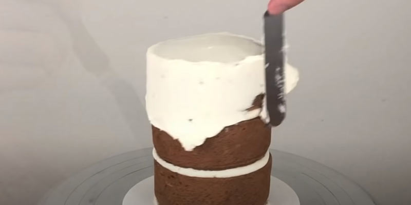Как научиться украшать торт Пиньята - шаг 3