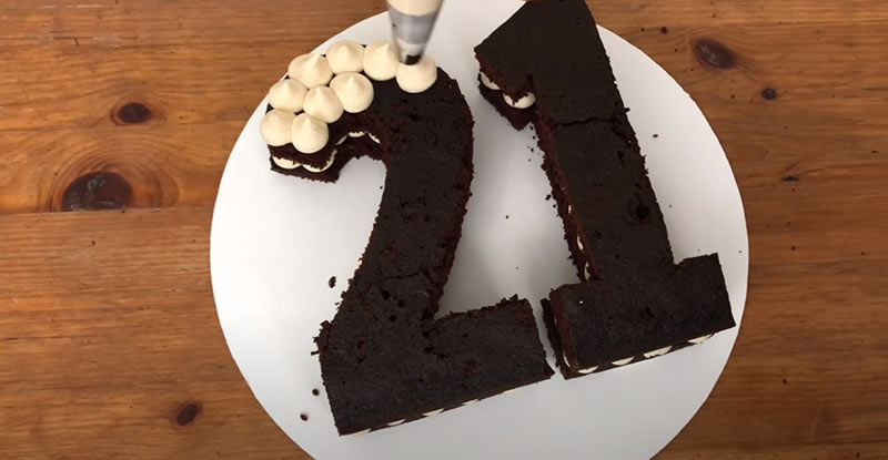 Украшение торта на день рождения - шаг 8